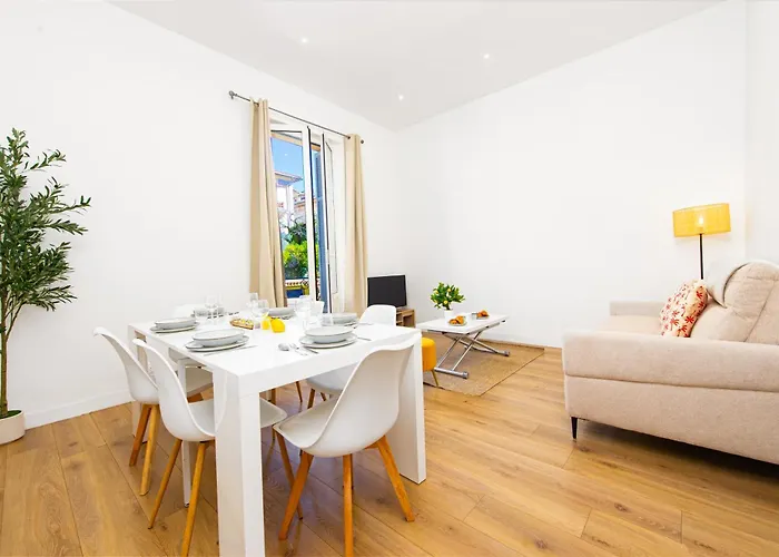 Guyau - 3 Pièces-carré D'or Menton-plage 1 Minute *