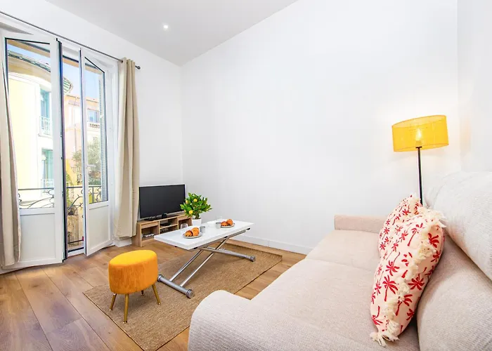 Guyau - 3 Pièces-carré D'or Menton-plage 1 Minute *