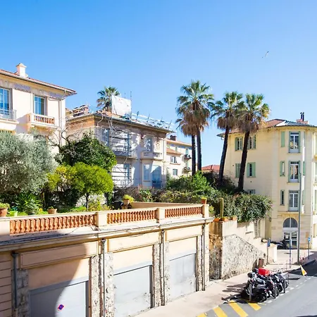 Guyau - Agreable 3 Pieces-carre D'or Menton-plage 1 Minute Daire Menton