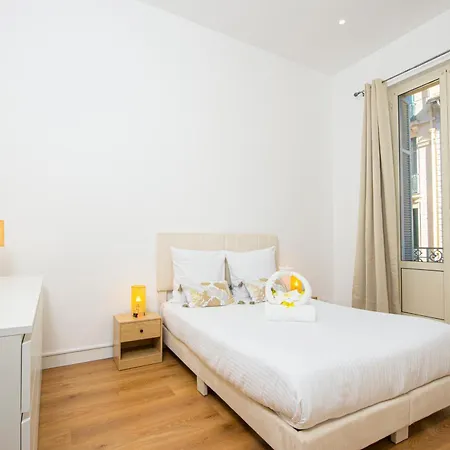 Guyau - Agreable 3 Pieces-carre D'or Menton-plage 1 Minute Daire Menton