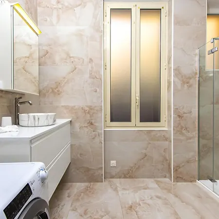 Guyau - Agreable 3 Pieces-carre D'or Menton-plage 1 Minute