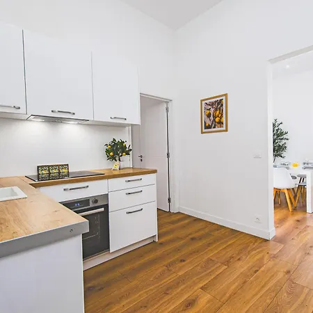 Guyau - Agreable 3 Pieces-carre D'or Menton-plage 1 Minute مينتون