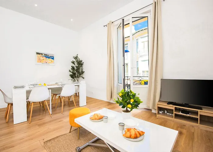 Guyau - Agreable 3 Pieces-carre D'or Menton-plage 1 Minute Menton