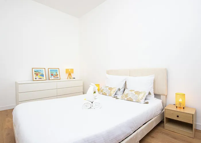 Guyau - Agreable 3 Pieces-carre D'or Menton-plage 1 Minute Apartment