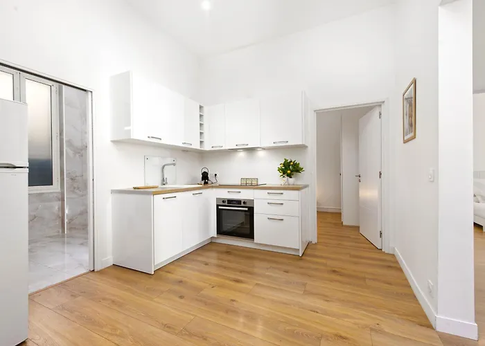 Guyau - Agreable 3 Pieces-carre D'or Menton-plage 1 Minute شقة *