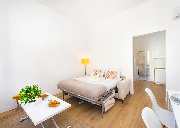 Guyau - Agreable 3 Pieces-carre D'or Menton-plage 1 Minute *