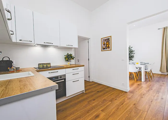 Guyau - Agreable 3 Pieces-carre D'or Menton-plage 1 Minute مينتون